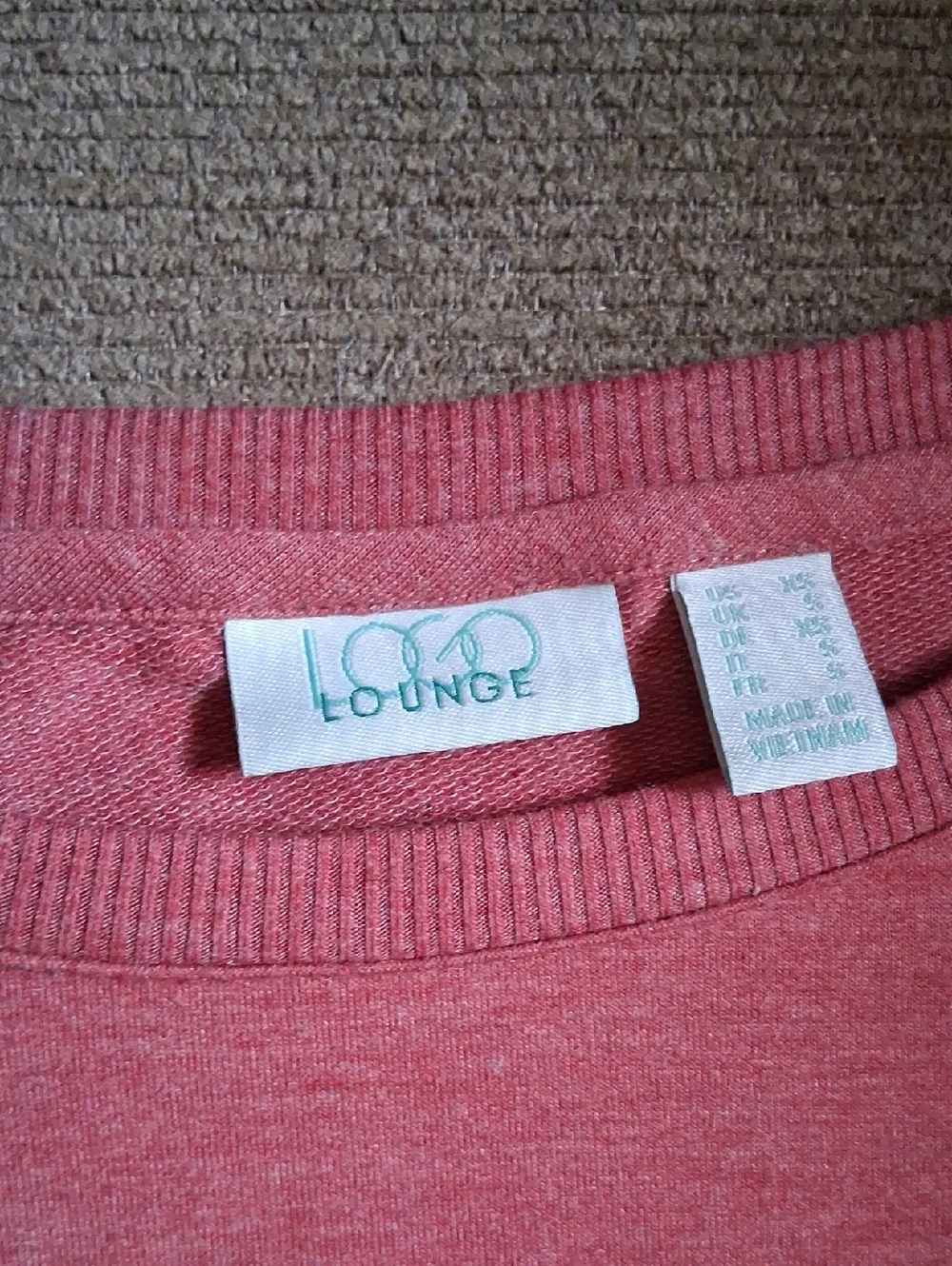 LOGO Lounge Top - Picture 3 of 9
